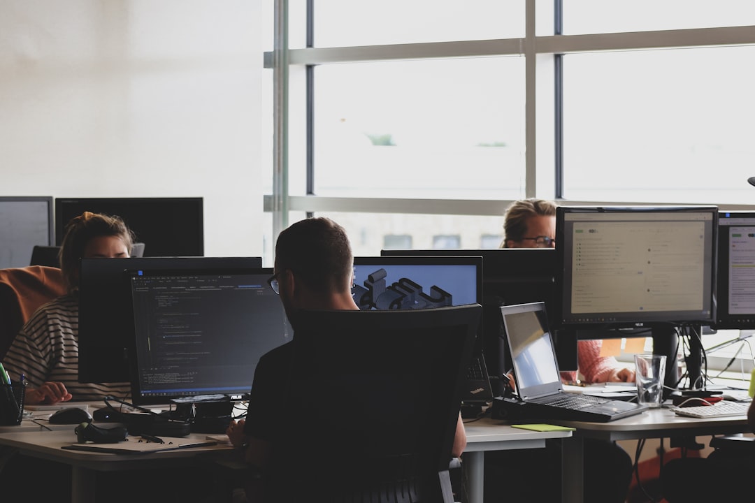 Software a medida o plataformas genéricas: ¿qué elegir en 2026?